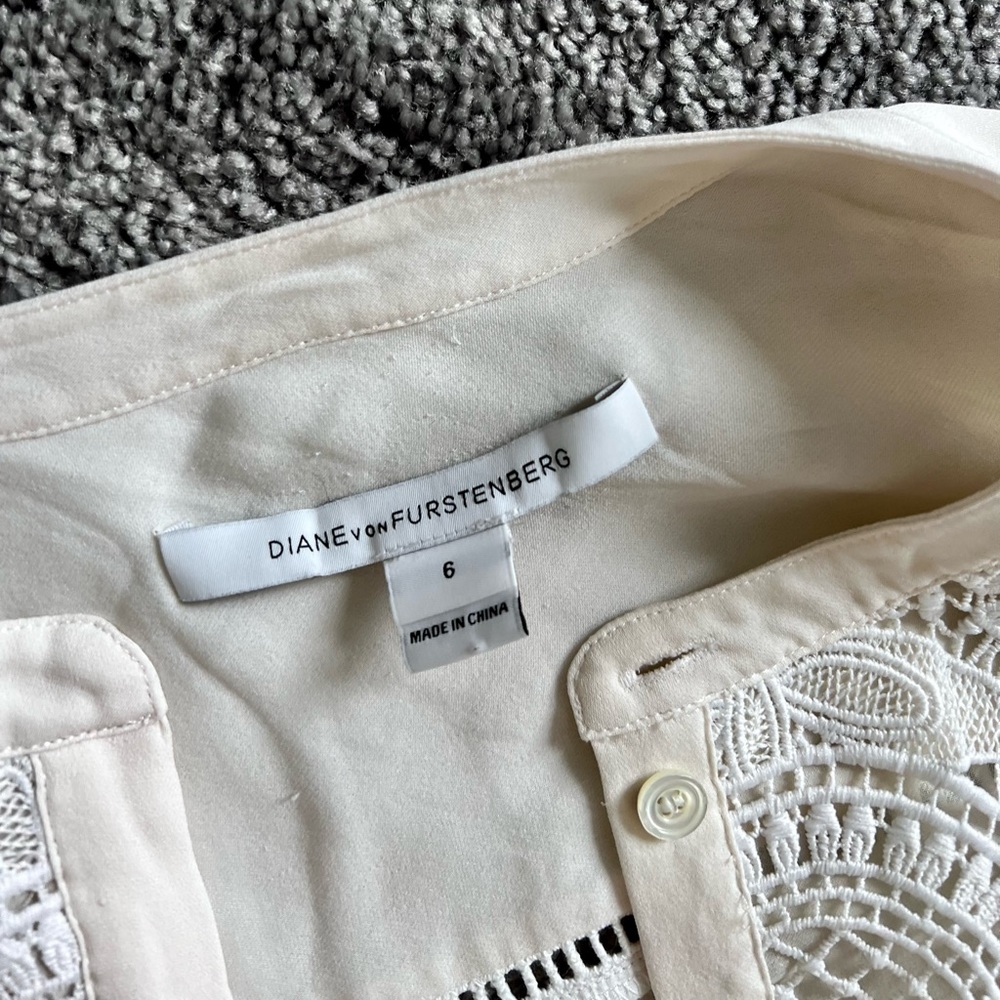 Beautiful Dvf Button Down Blouse - image 5